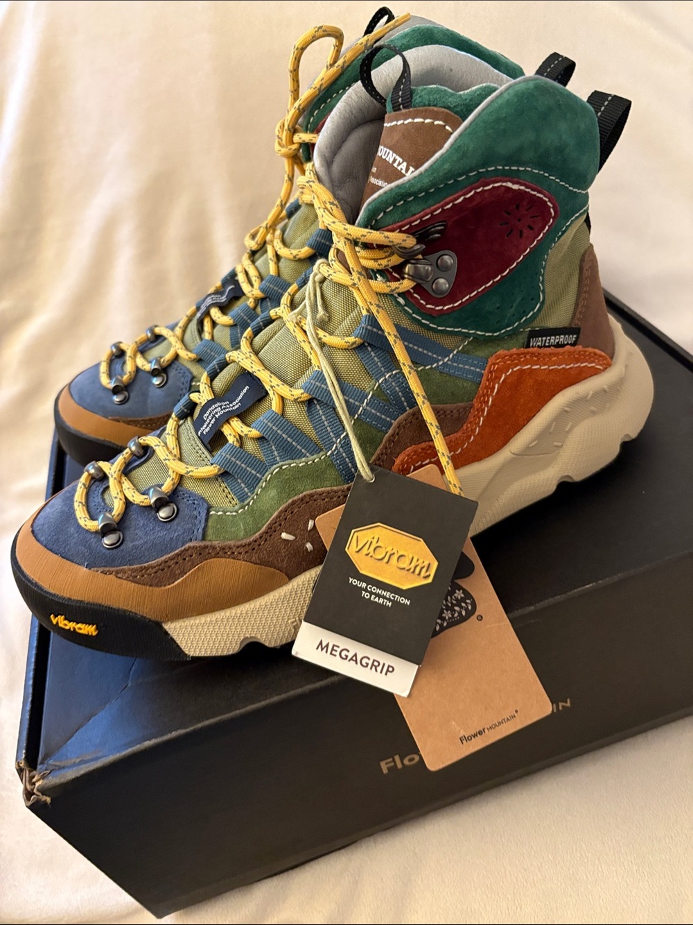 NWT Flower Mountain Bankei Sneakers in Beige-Sky-Military - Picture 12 of 15